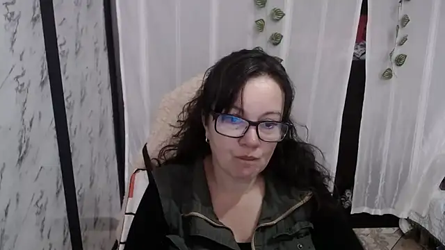 Snapshot of Sonialorens_ chatting on March 5, 2025, 8:42 pm Sonialorens  online show from March 5, 2025, 8:42 pm