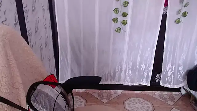 Snapshot of Sonialorens_ chatting on March 12, 2025, 7:25 pm Sonialorens  online show from March 12, 2025, 7:25 pm