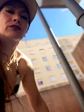 angelitasexy81 online show from April 3, 2026, 2:12 pm