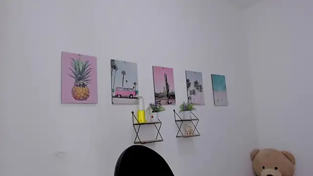 Emma lean online show from February 2, 2026, 7:57 pm