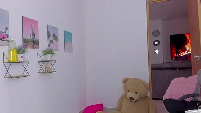 Snapshot of Emma_lean chatting on November 25, 2025, 12:49 pm Emma lean online show from November 25, 2025, 12:49 pm