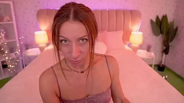 MirandaHobbs online show from October 20, 2025, 7:42 am