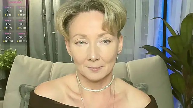 Snapshot of AkexandraFix chatting on November 25, 2025, 1:00 pm AkexandraFix online show from November 25, 2025, 1:00 pm