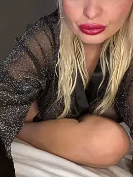 Snapshot of Lisavontease chatting on January 19, 2025, 5:18 pm Lisavontease online show from January 19, 2025, 5:18 pm