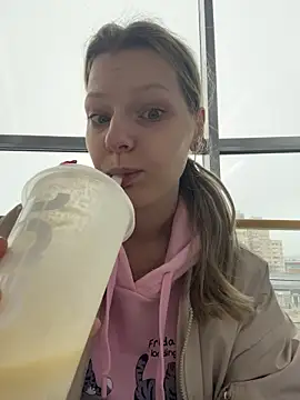 MaryHiggins online show from April 3, 2026, 9:27 am