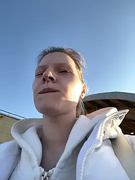 MaryHiggins online show from March 28, 2026, 3:02 pm