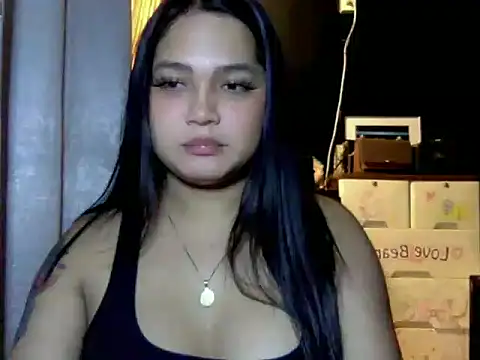 EmpressYna online show from May 8, 2026, 2:54 pm