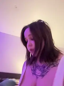 Snapshot of B_Ratz chatting on January 22, 2025, 5:06 pm B Ratz online show from January 22, 2025, 5:06 pm