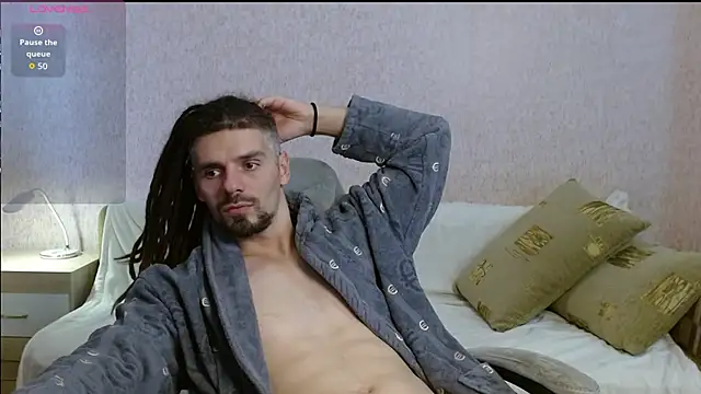 Aestheticguy101 online show from October 25, 2025, 12:28 pm