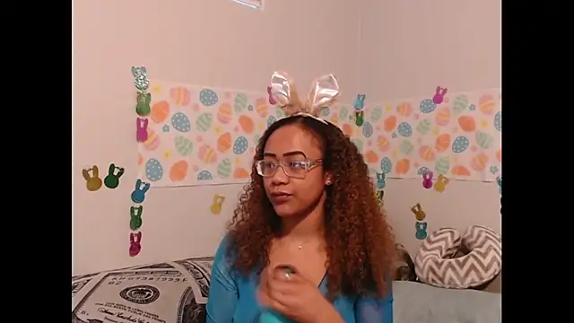 RylHoneyy online show from April 5, 2026, 1:01 am