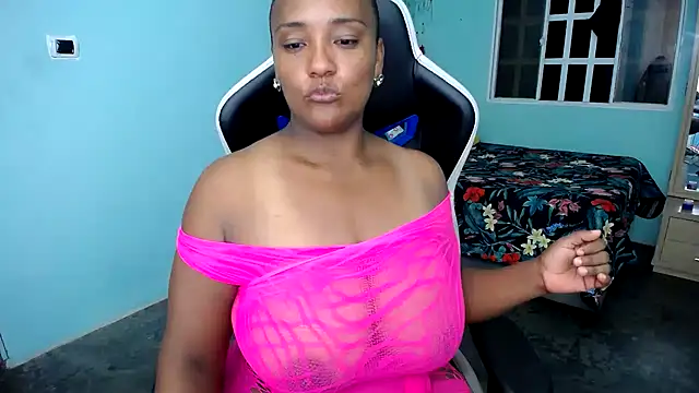 Snapshot of marysol83 chatting on November 28, 2025, 12:00 am marysol83 online show from November 28, 2025, 12:00 am