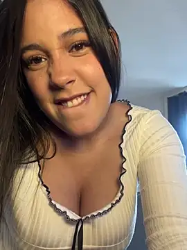 WHAAATTTTTTTTTT online show from May 13, 2026, 2:24 pm