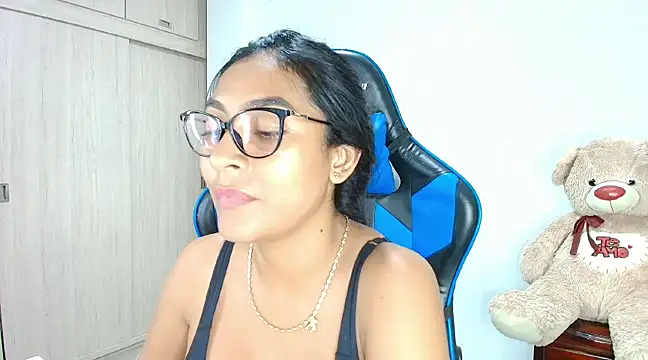 sophiax-x online show from March 14, 2025, 2:20 am