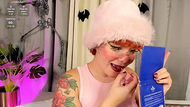 Snapshot of Amy_art chatting on October 23, 2025, 9:02 pm Amy art online show from October 23, 2025, 9:02 pm