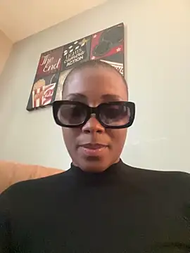 HoneyDripHer online show from October 6, 2025, 2:18 pm