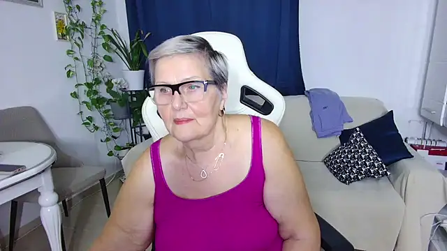 Snapshot of Selenna57 chatting on February 13, 2026, 6:30 pm Selenna57 online show from February 13, 2026, 6:30 pm