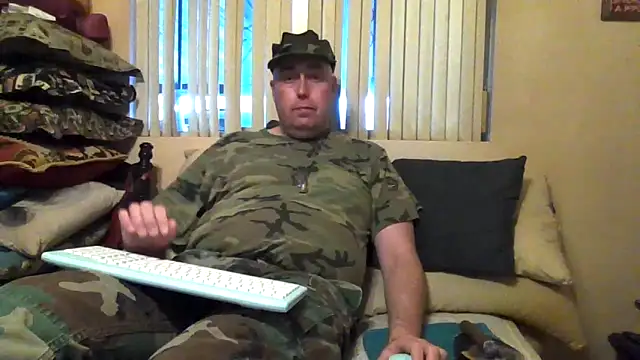 Snapshot of ThriilSergeant15 chatting on April 10, 2026, 1:23 am ThriilSergeant15 online show from April 10, 2026, 1:23 am