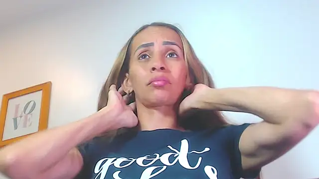 Amber Moore online show from June 17, 2026, 7:13 pm