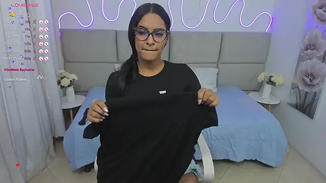 Snapshot of nashiira_ chatting on February 3, 2025, 7:10 pm nashiira online show from February 3, 2025, 7:10 pm