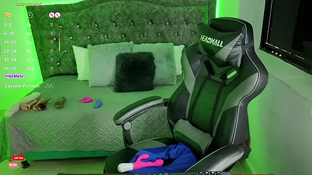 Snapshot of nashiira_ chatting on September 10, 2025, 8:41 pm nashiira online show from September 10, 2025, 8:41 pm