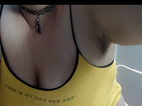 angelitolove727 online show from June 12, 2026, 10:07 pm