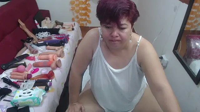 Snapshot of angelitolove727 chatting on October 29, 2025, 2:49 pm angelitolove727 online show from October 29, 2025, 2:49 pm