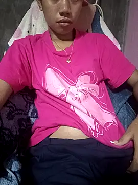 Snapshot of Cutie_body11 chatting on October 13, 2025, 12:01 am Cutie body11 online show from October 13, 2025, 12:01 am