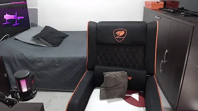 xxbbtaa online show from March 7, 2026, 7:41 pm