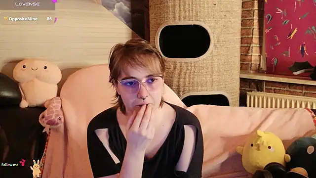 Snapshot of GamerGirl_Eve chatting on December 3, 2025, 6:29 pm GamerGirl Eve online show from December 3, 2025, 6:29 pm