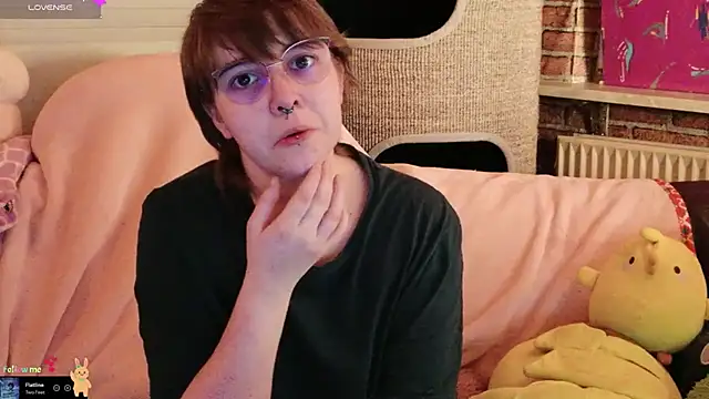 Snapshot of GamerGirl_Eve chatting on December 16, 2025, 6:01 pm GamerGirl Eve online show from December 16, 2025, 6:01 pm