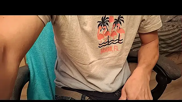 Snapshot of Danyell_K287 chatting on October 1, 2025, 7:40 pm Danyell K287 online show from October 1, 2025, 7:40 pm