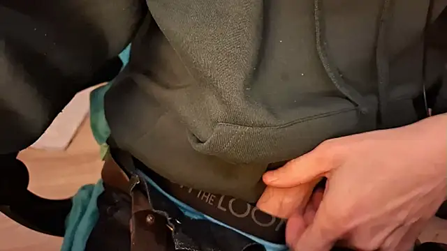 Snapshot of Danyell_K287 chatting on January 24, 2025, 12:20 am Danyell K287 online show from January 24, 2025, 12:20 am