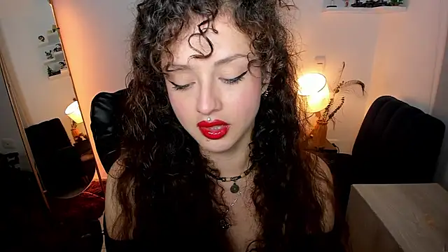 Snapshot of Cassandra_Caiin chatting on May 13, 2026, 2:18 am Cassandra Caiin online show from May 13, 2026, 2:18 am
