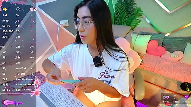 Snapshot of shanon- chatting on June 12, 2026, 11:35 pm shanon- online show from June 12, 2026, 11:35 pm