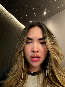 Snapshot of AnaCarrera chatting on November 23, 2025, 5:45 pm AnaCarrera online show from November 23, 2025, 5:45 pm