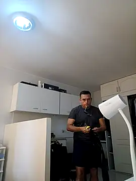 chicoguapo8 online show from April 18, 2026, 8:09 pm