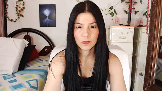 Snapshot of Estefani_32 chatting on September 11, 2025, 4:40 pm Estefani 32 online show from September 11, 2025, 4:40 pm