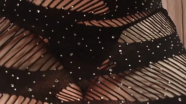 Snapshot of Estefani_32 chatting on October 10, 2025, 5:14 pm Estefani 32 online show from October 10, 2025, 5:14 pm