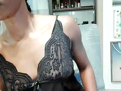 Snapshot of choco_petite chatting on December 18, 2025, 10:52 am choco petite online show from December 18, 2025, 10:52 am