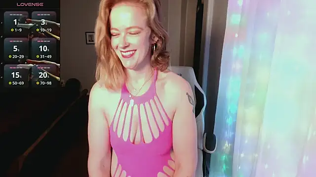 Snapshot of britteebee chatting on November 20, 2025, 7:53 am britteebee online show from November 20, 2025, 7:53 am