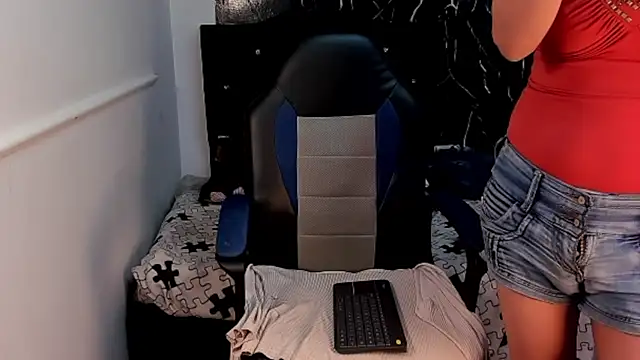 Snapshot of Lu_doll chatting on November 3, 2025, 9:35 am Lu doll online show from November 3, 2025, 9:35 am