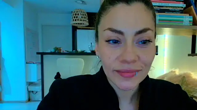 Snapshot of SamyJones9 chatting on July 24, 2026, 10:06 pm SamyJones9 online show from July 24, 2026, 10:06 pm