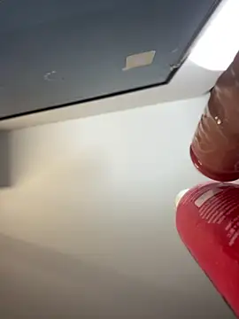 Snapshot of Emmily_19 chatting on February 27, 2026, 11:04 pm Emmily 19 online show from February 27, 2026, 11:04 pm