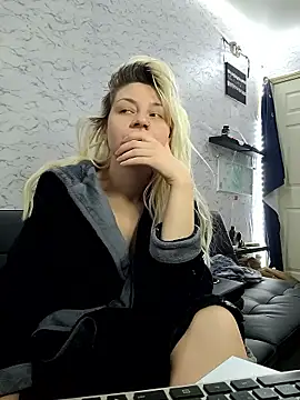 ScarletCallings420 online show from January 11, 2026, 8:16 pm