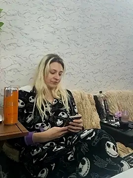 ScarletCallings420 online show from January 17, 2026, 2:04 am