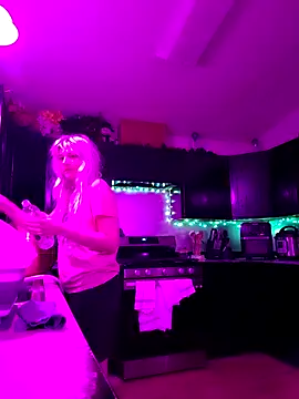 ScarletCallings420 online show from November 9, 2025, 5:17 pm