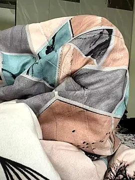 Snapshot of Greekartsguru chatting on October 12, 2025, 5:20 am Greekartsguru online show from October 12, 2025, 5:20 am