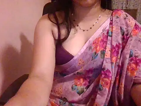 Pinky 4 online show from November 10, 2025, 3:06 pm