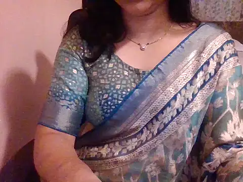 Pinky 4 online show from November 2, 2025, 1:43 am