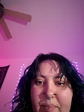 Snapshot of Cutegothcrybabyx chatting on February 8, 2026, 10:51 pm Cutegothcrybabyx online show from February 8, 2026, 10:51 pm